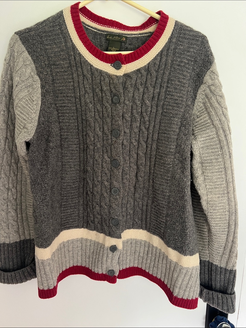 Source Unknown Gray Cable Knit Colorblock Cardigan with Red Trim